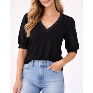 Evereve Black V-Neck Puff Sleeve Tee